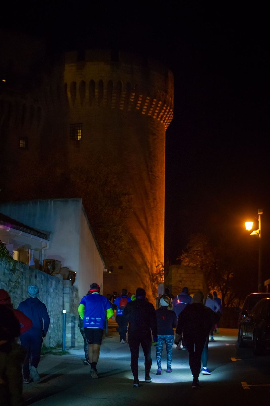 Tour médiévale illuminée et peloton