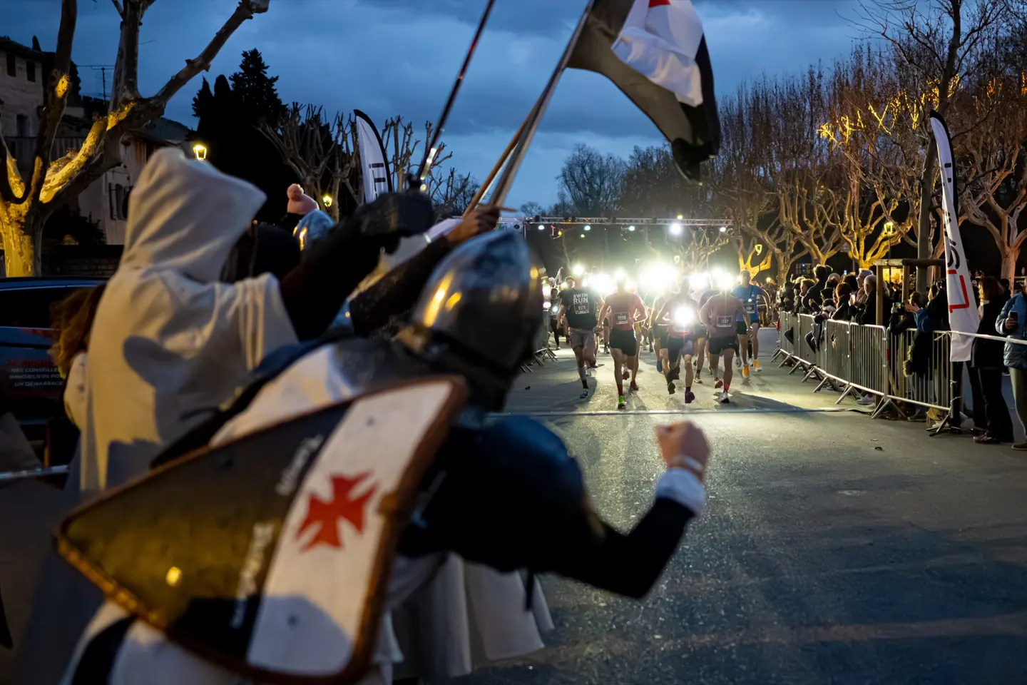 Coureurs réunis pour une course de nuit