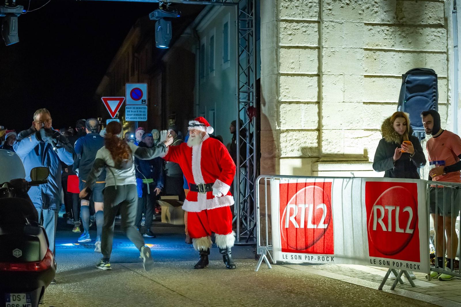 Le Père Noël accueille les finisseurs