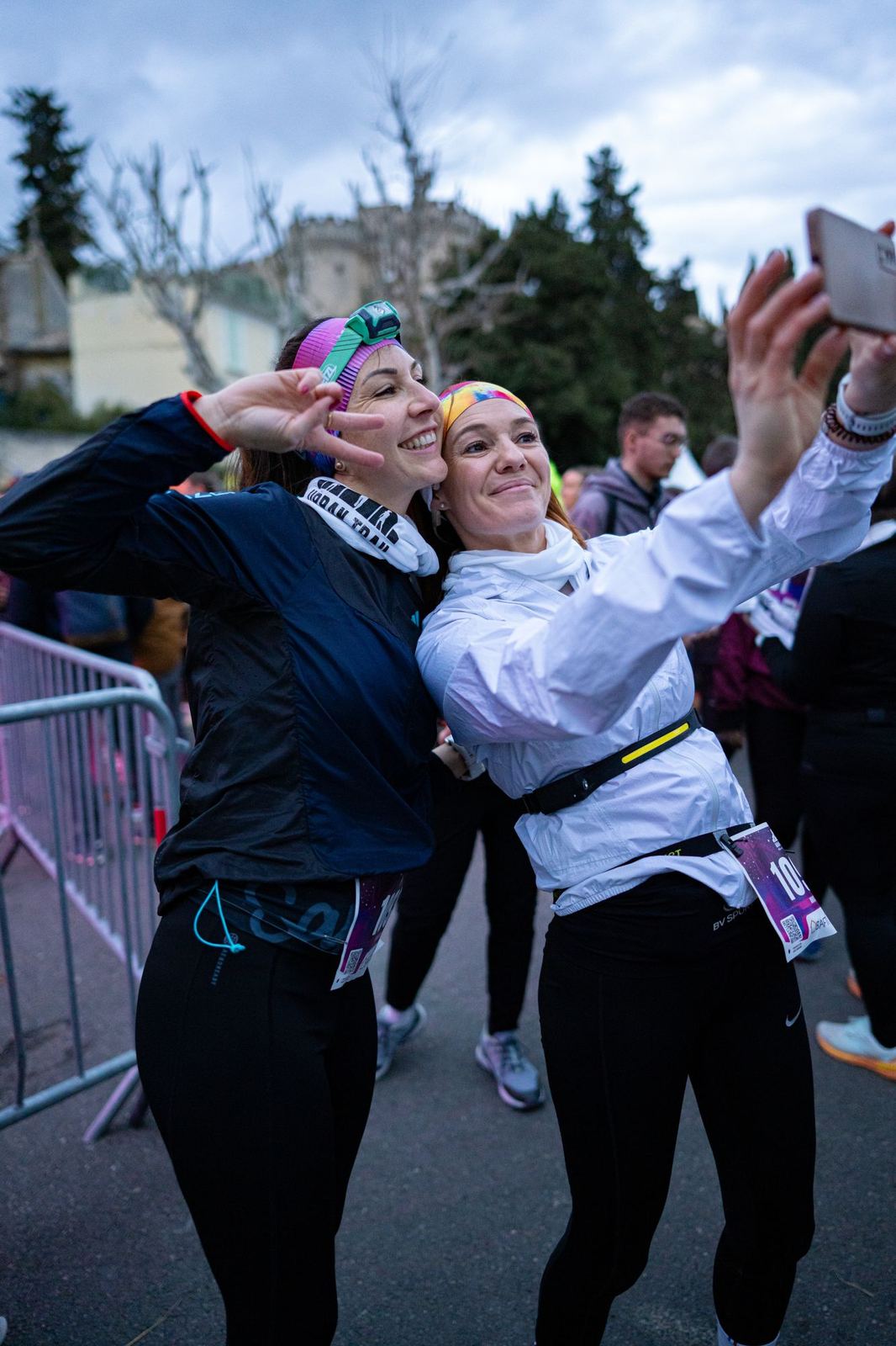 Selfie complice entre deux coureuses