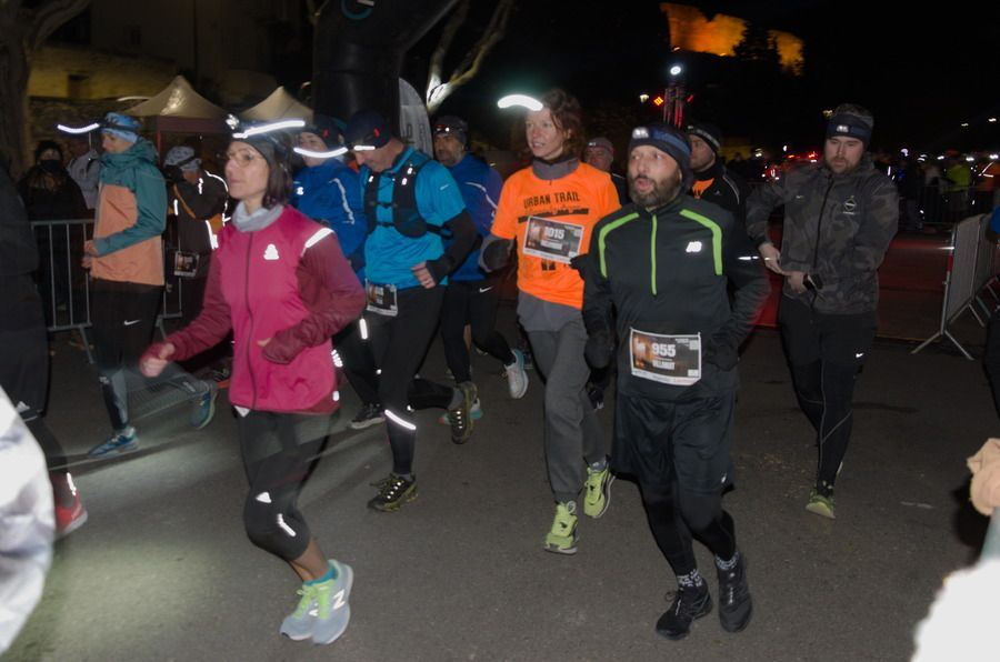 Peloton souriant qui s'élance