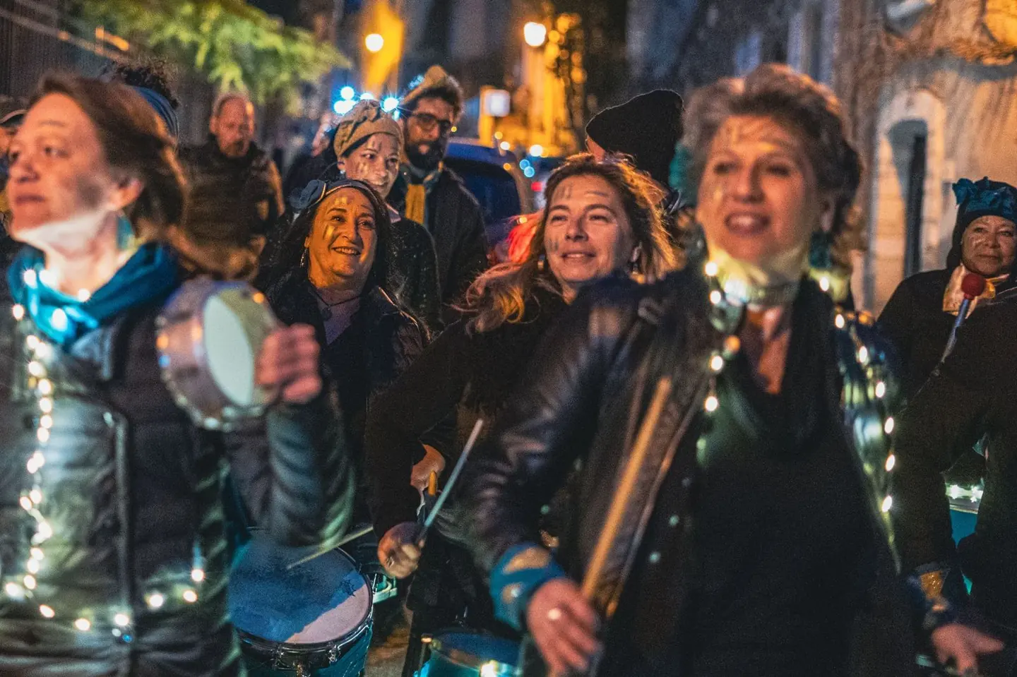 Batucada lumineuse et sourires